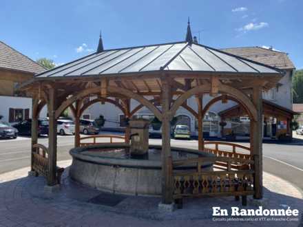 Fontaine, Grande Rue