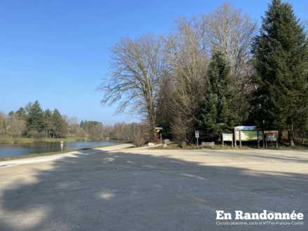 Panneaux de départ de randonnées - lac de la Faïencerie