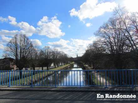 Vue sur le canal de Montbéliard à la Haute-Saône